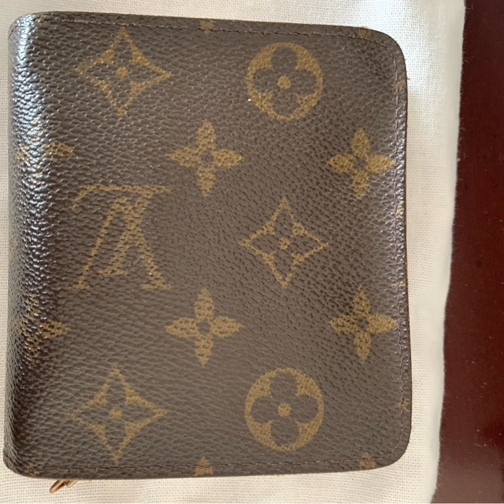Sold***Authentic Louis Vuitton Brown Leather small Wallet - Picture 2 of 9